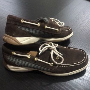 Brown Sperry Shoes Size 8. Like new.